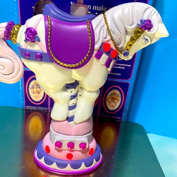 SKYLIGHT CELESTIAL PRINCESS CAROUSEL HORSE LIGHT N’ SOUND MUSIC VTG 1996 WORKS! - Picture 2 of 16